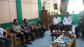 FOTO : Wakil Bupati dan jajaran saat menerima audiensi dari pihak Bank Mandiri, di ruang kerja.