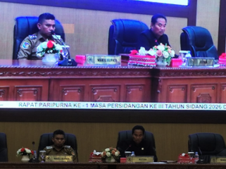 FOTO : Wabup Firdaus, saat hadir paripurna DPRD Kabupaten Katingan.