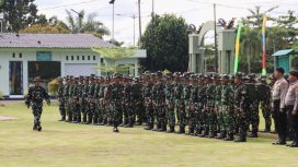 FOTO : Dandim 1019/Katingan Letkol Kav Prima Wahyudi, saat pimpin upacara penutupan TMMD Imbangan Ke-128.

