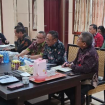 FOTO : Bupati didampingi Wakil Bupati Katingan saat rapat rapat evaluasi penanganan permasalahan PDAM.