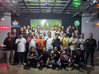 Foto Bersama Usai Kegiatan Coffee Break Dandim 1013/Muara Teweh Dengan Insan Pers Murung Raya di Cafe De Laluna Kota Puruk Cahu, Kamis (4/6/2026). Foto : IST