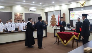 LANTIK : Hendra Toendan ketika dilantik sebagai Direktur Perumdam Maruang Duhung untuk kedua kalinya, Rabu, 24 Juni 2026.