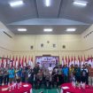 BERSAMA : Kapolres Gumas AKBP Heru Eko Wibowo, S.I.K, M.H, Wakapolres Kompol Indras Purwoko, S.H, jajaran pejabat utama (PJU), ketika berfoto bersama dengan para pemenang turnamen catur, dalam rangka HUT Bhayangkara ke-80 tahun 2026, Kamis, 11 Juni 2026.
