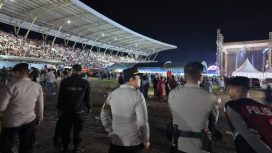 PENGAMANAN : Personel Polres Gumas ketika melakukan pengamanan pembukaan pesta pasar rakyat dan FBMM tahun 2026, di Stadion Mini Kuala Kurun, Senin, 15 Juni 2026.