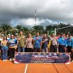 BERSAMA : Wakapolres Gumas Kompol Indras Purwoko, S.H dan PJU Polres berfoto bersama dengan para peserta turnamen boli, Kamis, 18 Juni 2026.