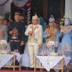 HADIRI : Kapolda Kalteng Irjen Pol. Iwan Kurniawan, S.I.K, M.Si bersama Pangdam XXII Tambun Bungai dan Kabinda Kalteng, mendampingi Gubernur Kalteng H. Agustiar Sabran, S.I.Kom, pada upacara peringatan hari jadi ke-24 Kabupaten Gumas, Senin, 22 Juni 2026.