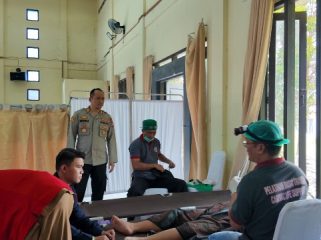 BAKTI KESEHATAN : Kapolres Gumas AKBP Heru Eko Wibowo, S.I.K, M.H, ketika memantau langsung pelaksanaan bakti kesehatan, dalam menyambut Hari Bhayangkara ke-80 tahun 2026, Selasa, 23 Juni 2026.