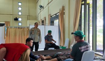 BAKTI KESEHATAN : Kapolres Gumas AKBP Heru Eko Wibowo, S.I.K, M.H, ketika memantau langsung pelaksanaan bakti kesehatan, dalam menyambut Hari Bhayangkara ke-80 tahun 2026, Selasa, 23 Juni 2026.