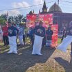 FOTO : Kapolres Katingan AKBP Dodik Hartono, bersama Wakil Bupati, Ketua DPRD Katingan dan pejabatnya lainnya, ikut meramaikan salah satu lomba balap karung pada HUT Bhayangkara Ke 80.