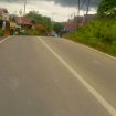 Kondisi Salah Satu Ruas Jalan Milik Kabupaten Yang Minim Miliki Rambu Rambu Lalu Lintas
