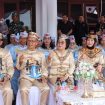 HADIRI : Ketua DPRD Kabupaten Gumas Binartha (ujung kiri) ketika menghadiri suatu kegiatan, belum lama ini.