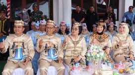 HADIRI : Ketua DPRD Kabupaten Gumas Binartha (ujung kiri) ketika menghadiri suatu kegiatan, belum lama ini.