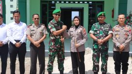 SALAM KOMANDO : Kapolres Gumas AKBP Arum Sari Puspita Dewi, S.H., S.I.K., M.A melakukan salam komando dengan Dandim 1018/GMS Letkol Arm Danang Wahyu Utomo, S.Sos., M.H.I, usai lakukan kunjungan kerja, Senin, 20 Juli 2026.