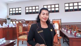FOTO : Sekretaris Komisi I DPRD Kabupaten Gunung Mas Rayaniatie Djangkan