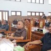 PARIPURNA : Anggota DPRD Kabupaten Gumas Charles Frengki (ujung kanan) ketika menghadiri rapat paripurna DPRD setempat, belum lama ini.