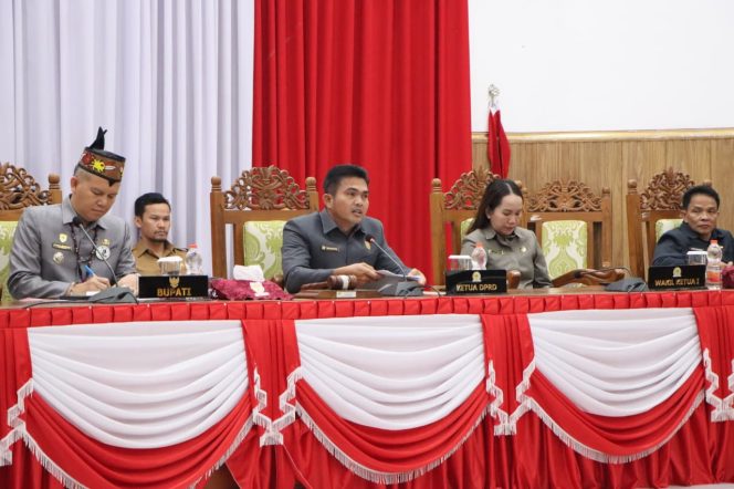 
					PARIPURNA : Suasana rapat paripurna ke-5 masa persidangan III tahun sidang 2026, dengan agenda penandatanganan nota kesepakatan bersama KUA-PPAS APBD tahun 2027 dan KUPA-PPAS Perubahan APBD tahun 2026, Selasa, 11 Agustus 2026.