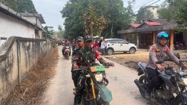 PENGAWALAN : Personel Polsek Rungan bersama Koramil Rungan melakukan pengawalan kegiatan jalan sehat dalam memperingati HUT Kemerdekaan RI ke-81, di Kelurahan Jakatan Raya, Kecamatan Rungan, Sabtu, 15 Agustus 2026.