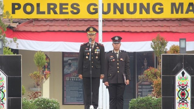 INSPEKTUR UPACARA : Wakapolres Gumas Kompol Indras Purwoko, S.H, menjadi inspektur upacara pada peringatan HUT ke-81 Kemerdekaan RI tahun 2026, Senin, 17 Agustus 2026.