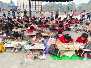 LOMBA MEWARNAI : Suasana pelaksanaan lomba mewarnai yang diikuti ratusan peserta, dalam rangkaian kegiatan Festival Ekonomi Kreatif Kapakat Vol.1 Kabupaten Gumas tahun 2026, di Taman Kota Kuala Kurun, Kamis, 20 Agustus 2026 sore.