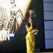 ORASI : Ketua Forum Genre Gumas Ester Gloria ketika menyampaikan orasi menjauhi narkoba, pada kegiatan Festival Ekonomi Kreatif Kapakat tahun 2026, di Taman Kota Kuala Kurun, Jumat, 21 Agustus 2026 malam.