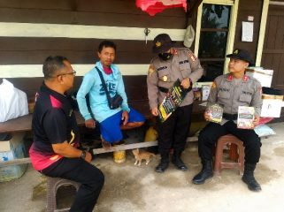 EDUKASI : Suasana pelaksanaan edukasi dan sosialisasi pencegahan karhutla kepada masyarakat petani di Jalan Lintas Kurun-Linau, Sabtu, 29 Agustus 2026.