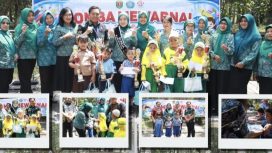 FOTO : Ketua TP PKK/Bunda PAUD Kabupaten Katingan bersama Kepala Dinas Pendidikan Kabupaten Katingan saat kegiatan.
