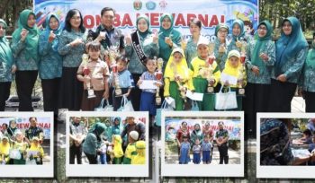 FOTO : Ketua TP PKK/Bunda PAUD Kabupaten Katingan bersama Kepala Dinas Pendidikan Kabupaten Katingan saat kegiatan.
