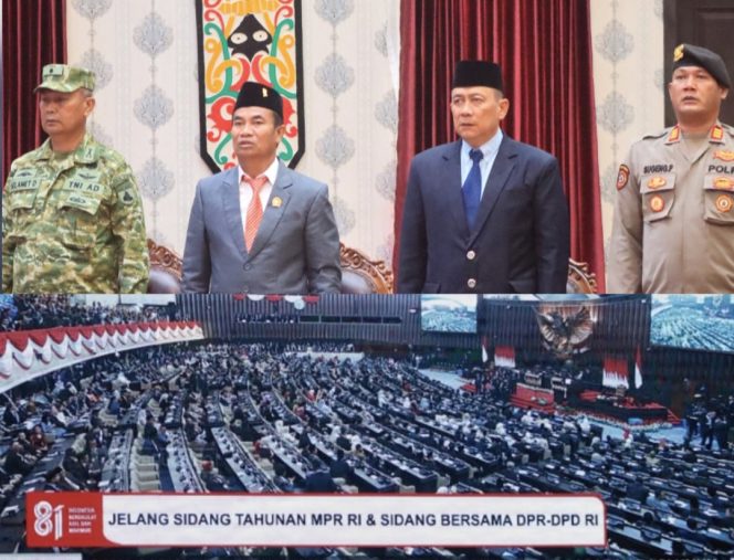 
					FOTO : Pemkab, DPRD dan Unsur Forkopimda Kabupaten Katingan saat mengikuti rapat Paripurna Pidato Kenegaraan Presiden RI.