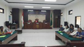 PERSIDANGAN : Suasana persidangan mediasi sengketa lahan antara Ahli Waris Ibung Bangas dengan PT BMB, di Pengadilan Negeri Kuala Kurun, Kamis, 20 Agustus 2026