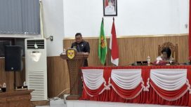 SAMPAIKAN : Juru Bicara Fraksi Partai Perindo DPRD Kabupaten Gumas Singong menyampaikan pandangan umum atas nota keuangan Rancangan Perubahan APBD tahun anggaran 2026, di rapat paripurna ke-2 masa persidangan 1 tahun sidang 2026, Rabu, 26 Agustus 2026.