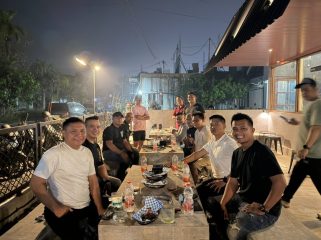 NGOPI BARENG : Personel Satlantas Polres Gumas melakukan ngopi bareng bersama PWI Gumas, Senin, 7 September 2026 malam.