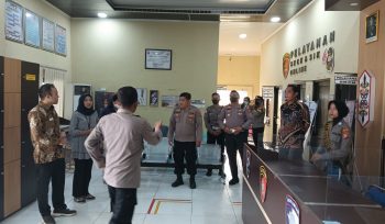 KUNJUNGI : Ombudsman Perwakilan Provinsi Kalteng melakukan kunjungan pelayanan publik di Polres Gumas, Selasa, 8 September 2026.