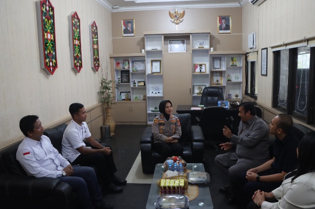Kapolres Gunung Mas dan Ketua PN Kuala Kurun Perkuat Hubungan Kelembagaan
