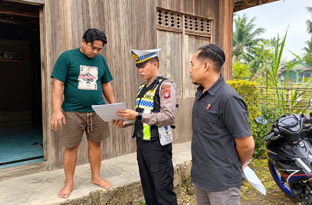 SOSIALISASI : Suasana pelaksanaan sosialisasi Maklumat Kapolda Kalteng dan pembinaan penyuluhan larangan membakar hutan dan lahan, kepada warga, Selasa, 29 September 2026.