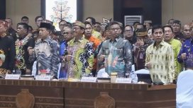 FOTO : Wabup Katingan dan jajaran saat mengikuti Rapat Evaluasi Pencegahan dan Penanganan Karhutla Tingkat Provinsi Kalteng.