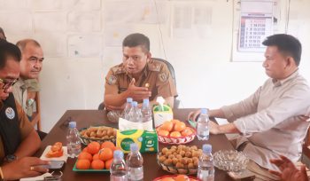 FOTO : Wabup Firdaus dan jajaran saat kunjungan kerja ke PT Intaran Permai di Kecamatan Pulau Malan. (dok.Portalkatingan)