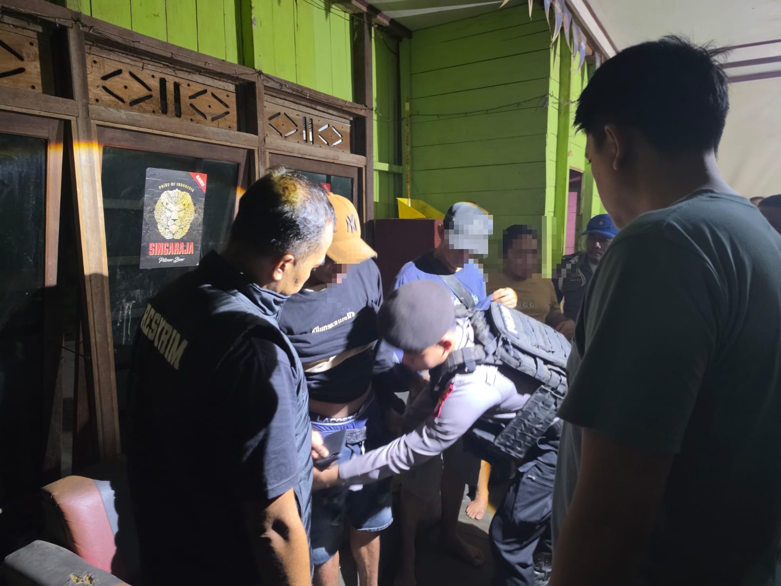 FOTO : Wakapolres Katingan Kompol Wahyu Satiyo Budiarjo, bersama Kasat Resnarkoba AKP Affan Efendi dan Tim Gabungan saat KRYD untuk mencegah penyalahgunaan narkotika.